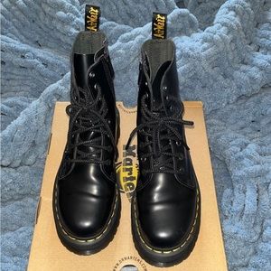 Platform jadon doc martens